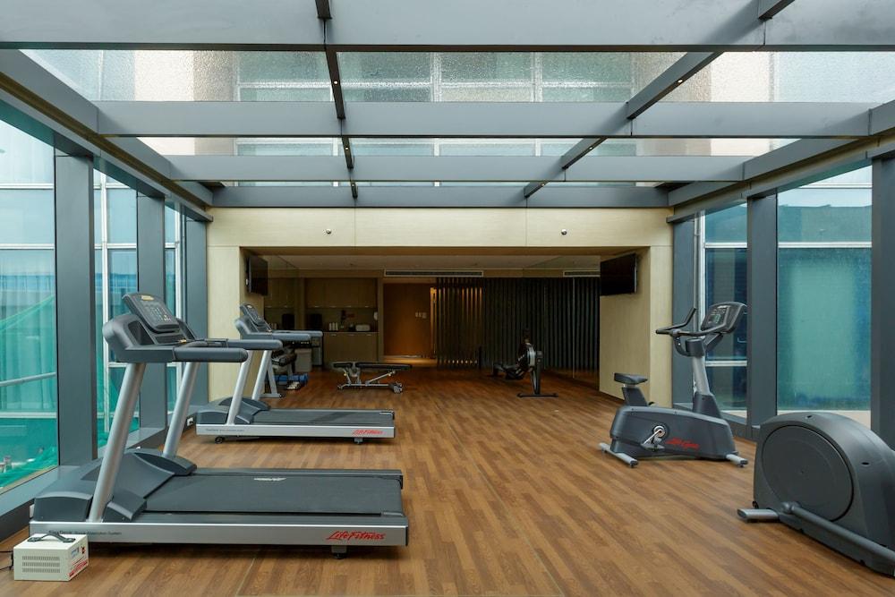 Express Manila Newport City, An Ihg