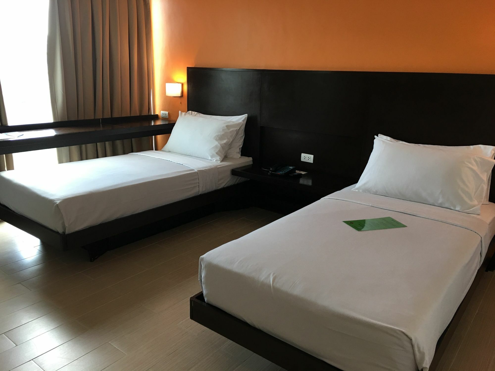 Express Manila Newport By Ihg Hotel