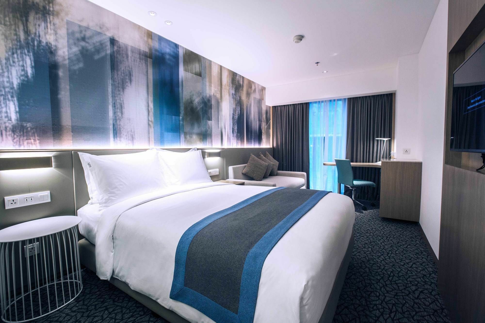 Express Manila Newport City, An Ihg Paranaque City