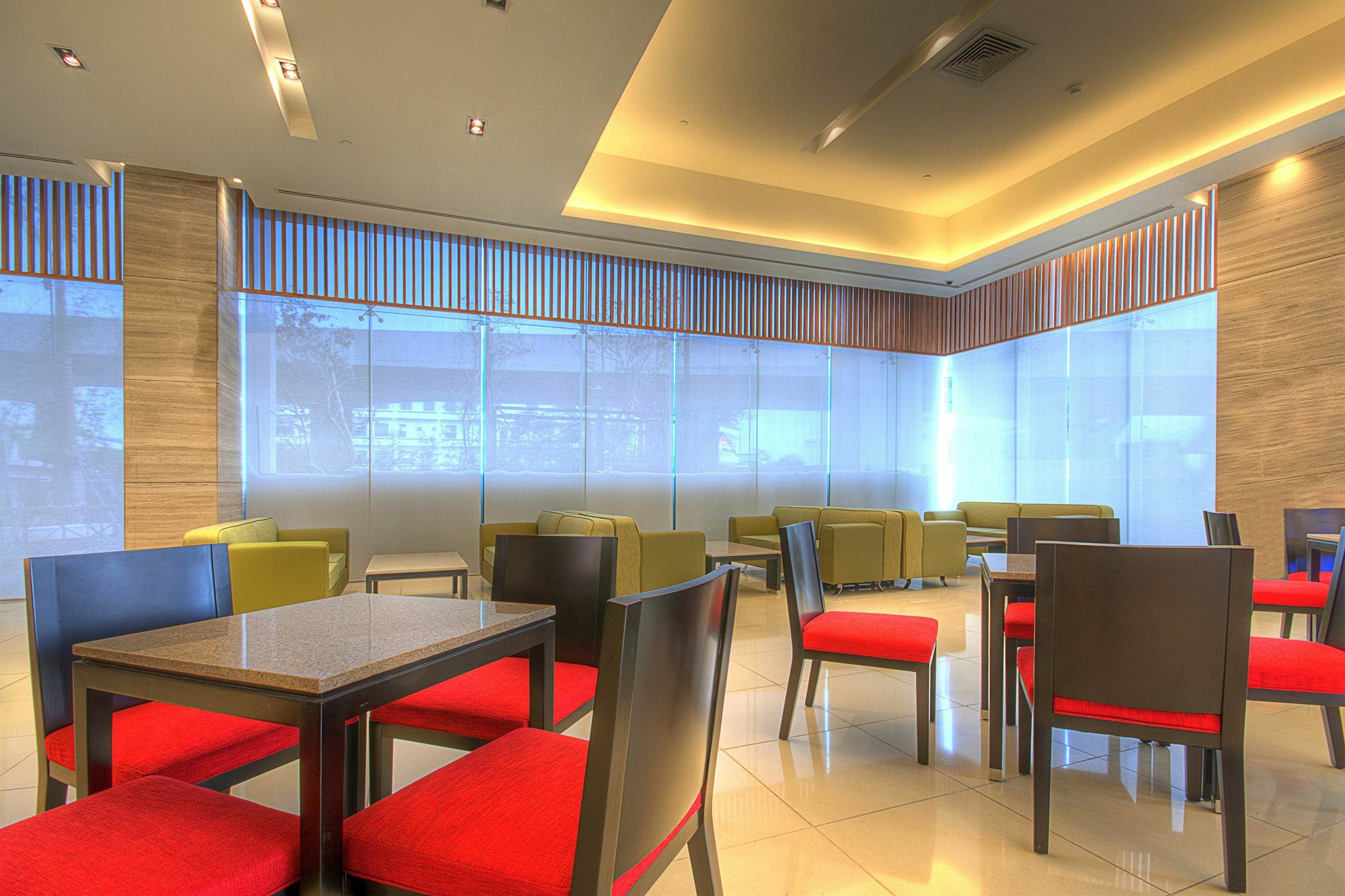 Express Manila Newport By Ihg Hotel