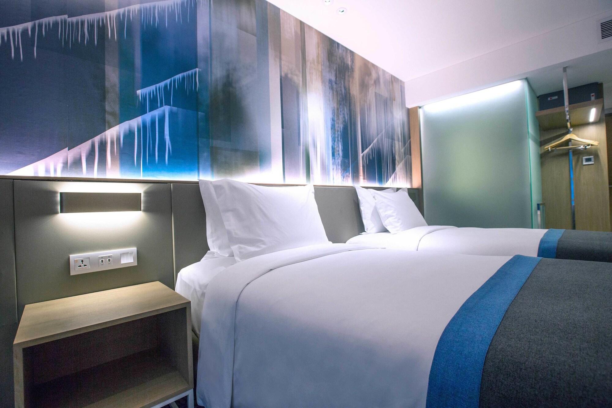 Express Manila Newport City, An Ihg 3*